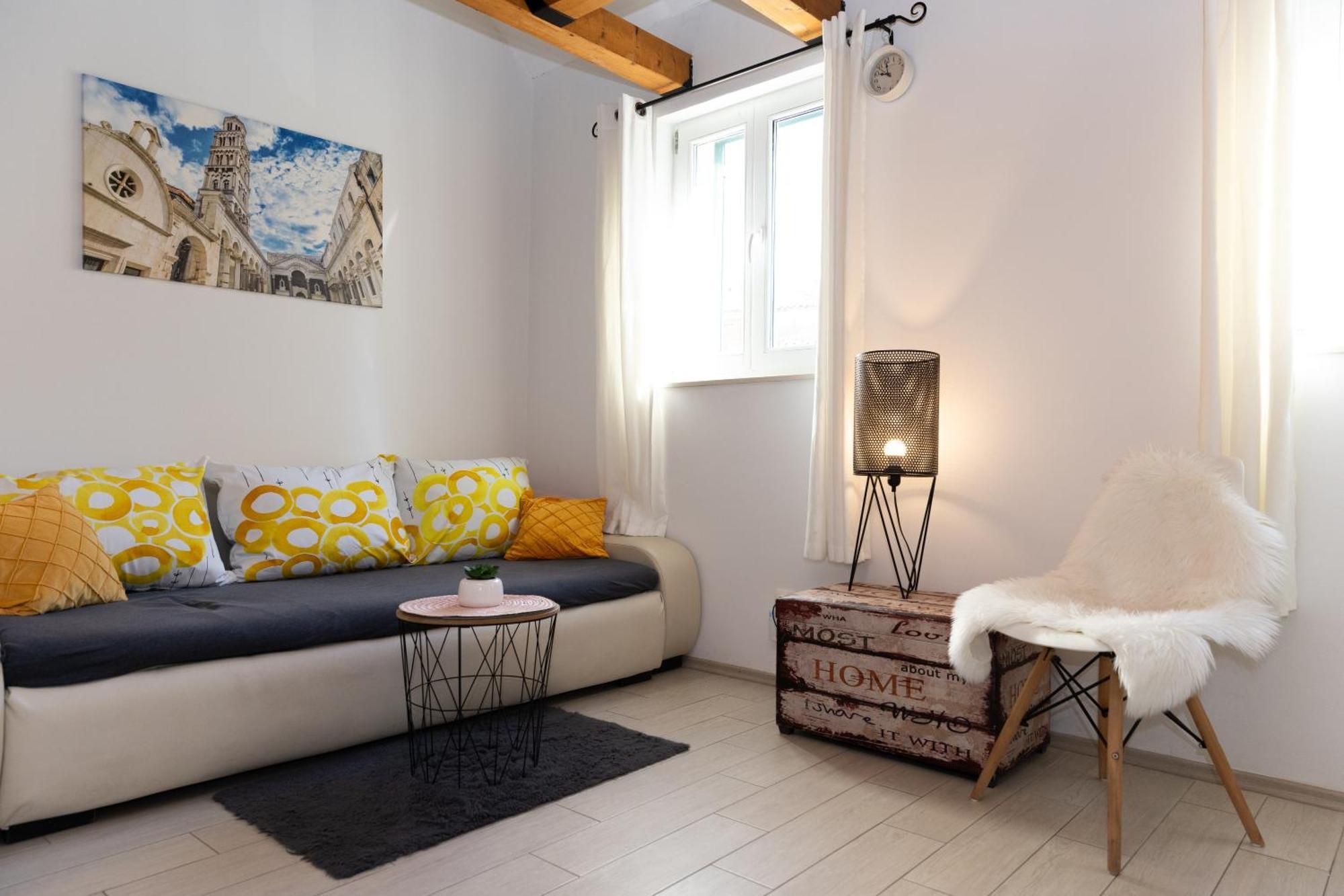 Central Split Rooms And Apartments Paese Buitenkant foto